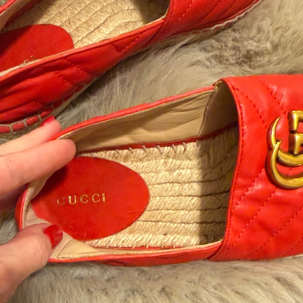 Gucci Red Espadrille Flats with Gold Logo - Picture 4 of 7